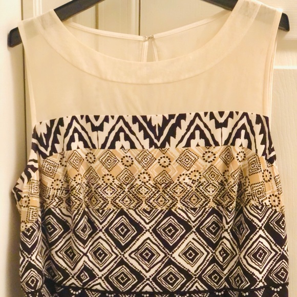 Patterned Dress - Picture 3 of 7